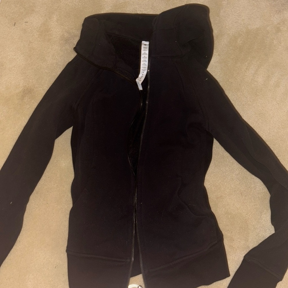 black lululemon full zip scuba size 4 worn once